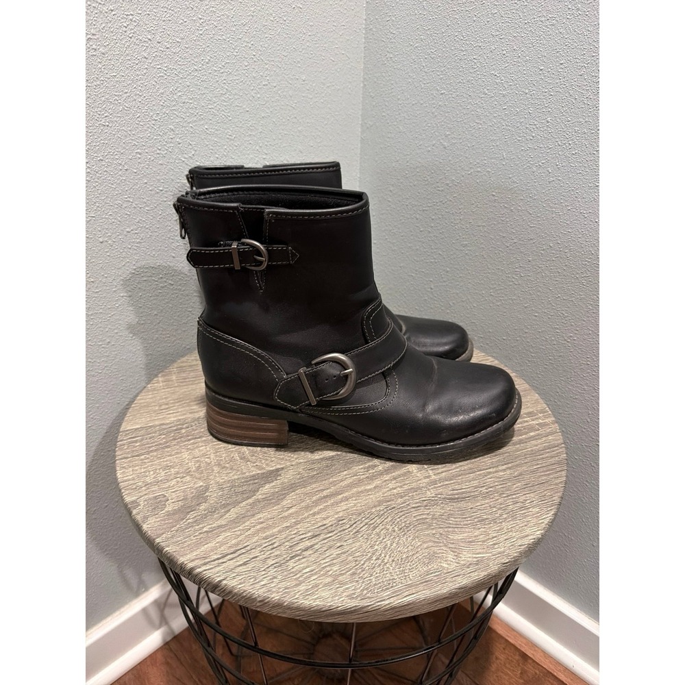 EastLand Women's Double Buckle Zipper Ankle Boots In Black US SIZE 9M